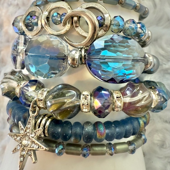 Elegant Blue and Silver Beaded Bracelet Set - Picture 3 of 5